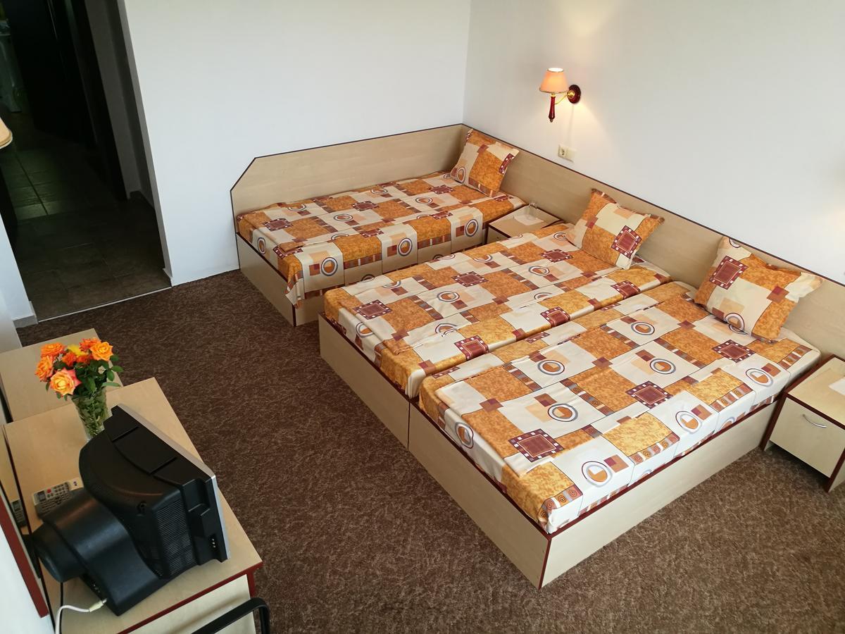 Family Hotel Lipite Tipchenitsa Ngoại thất bức ảnh