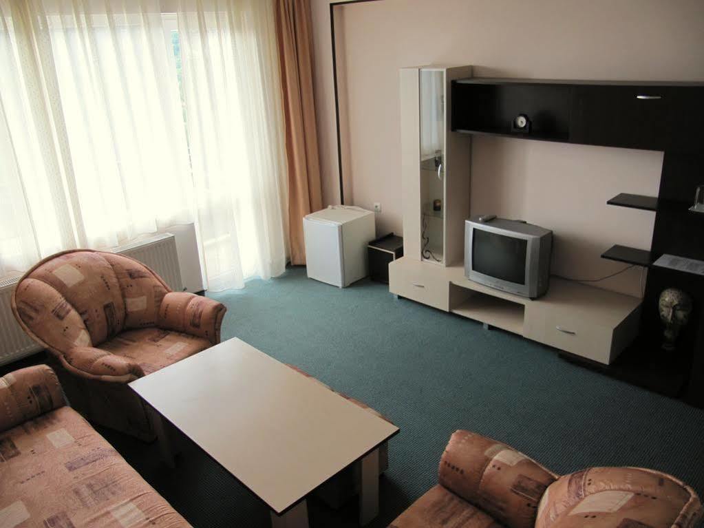 Family Hotel Lipite Tipchenitsa Ngoại thất bức ảnh