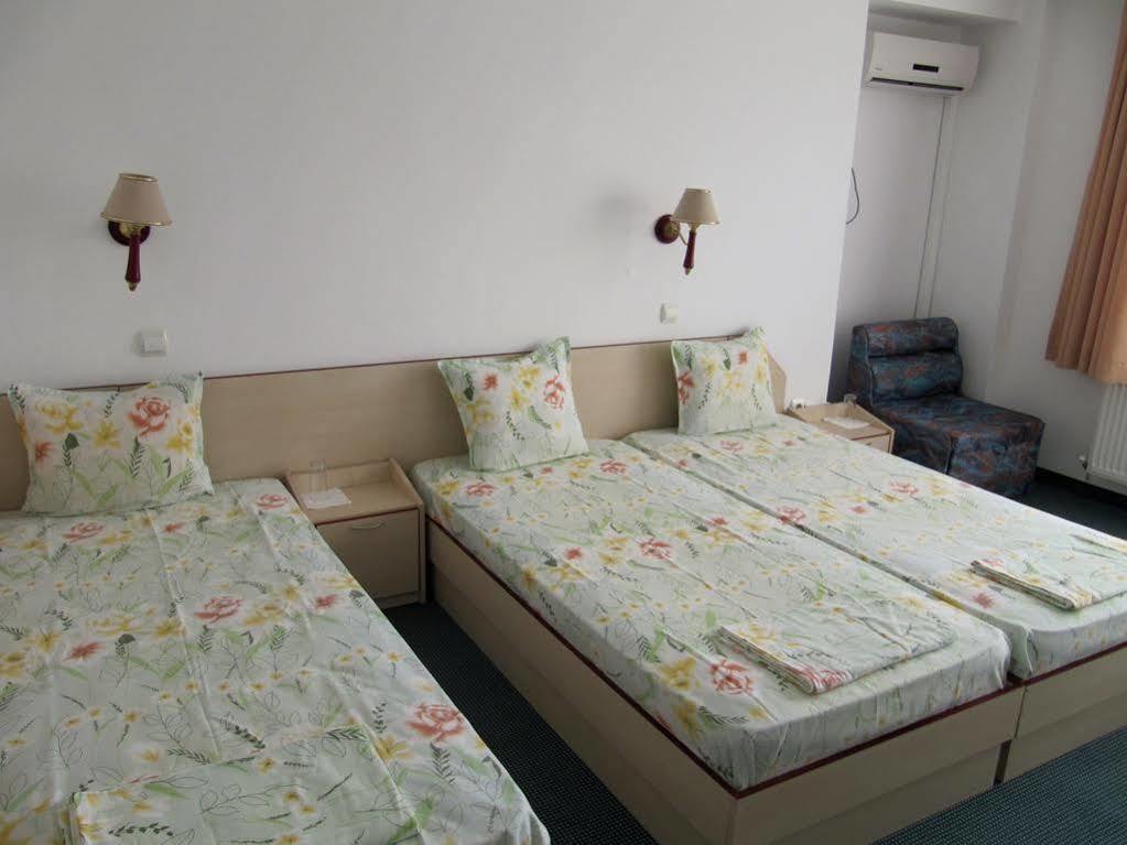 Family Hotel Lipite Tipchenitsa Ngoại thất bức ảnh